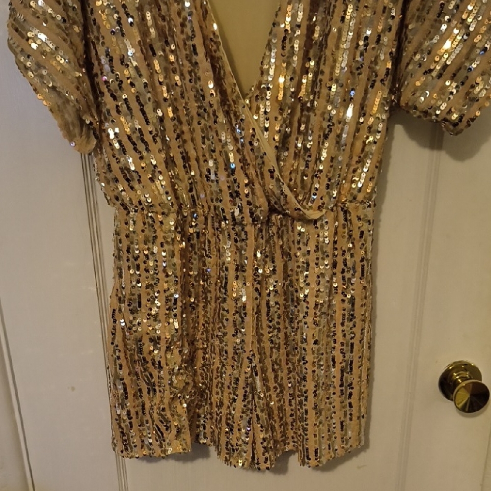 RAGA | Gold Sequin V-Neck Jumpsuit - Picture 4 of 6
